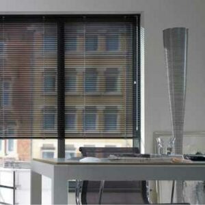 Stores vénitiens en aluminium-noir